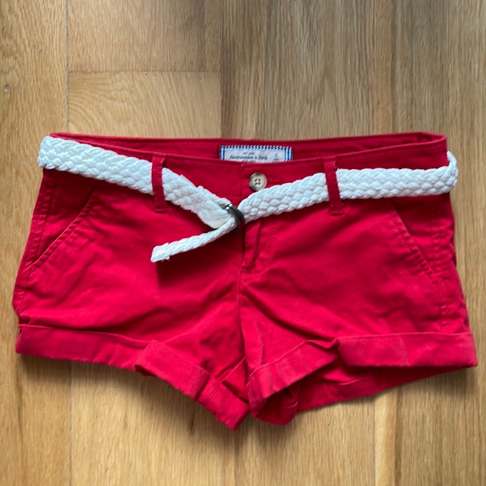 Abercrombie & Fitch red shorts sz 0 NWOT